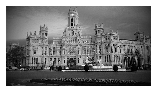 Imagen panorámica del Palacio de Cibeles, un sitio turístico en Madrid gratis durante algunas horas al día